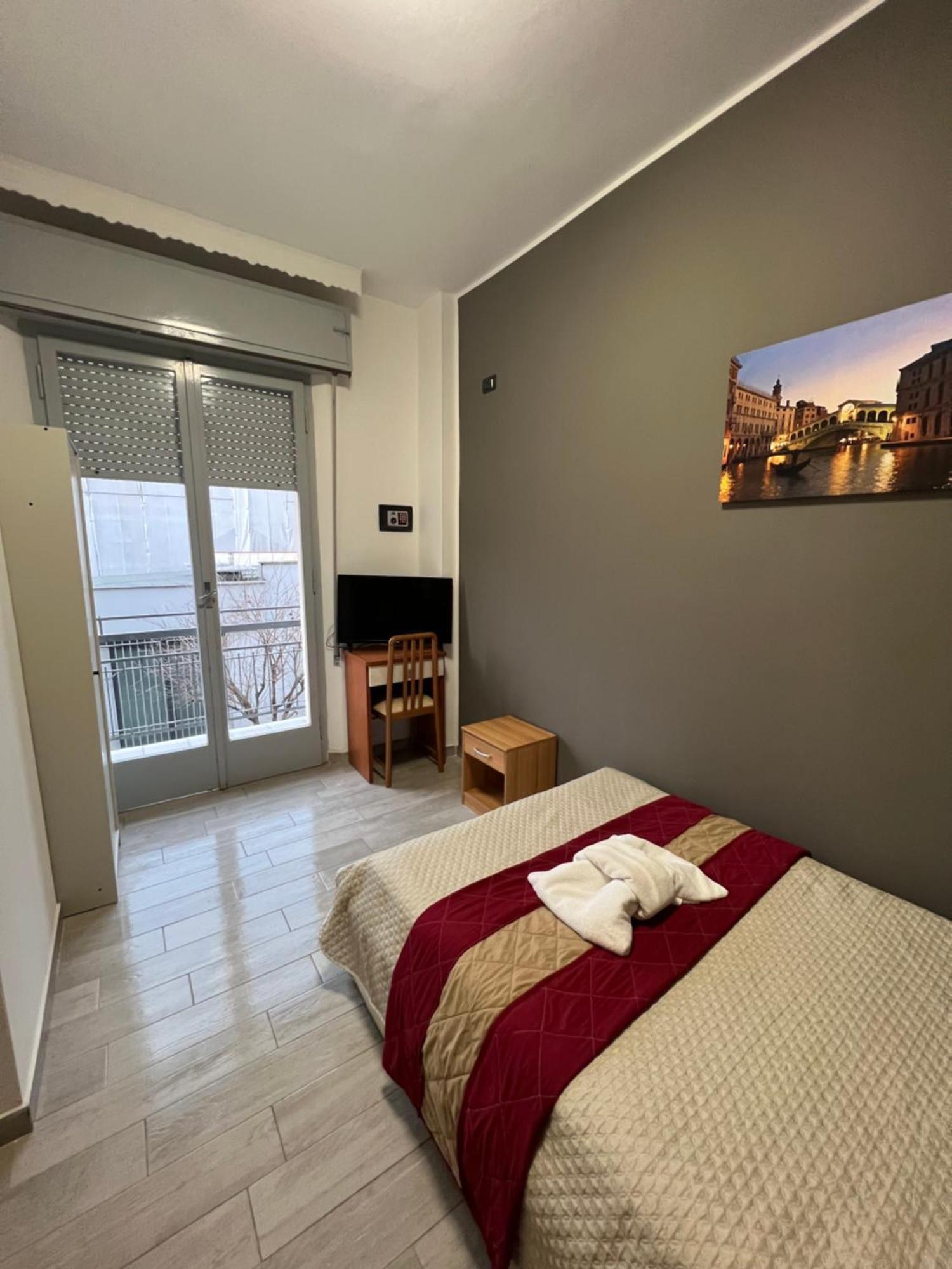Hotel Miro Римини Экстерьер фото